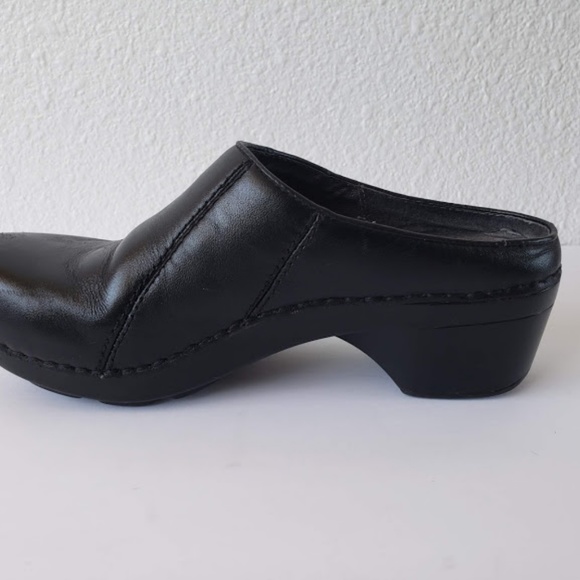 Dansko women  black leather clogs slipon  shoes - Picture 5 of 8
